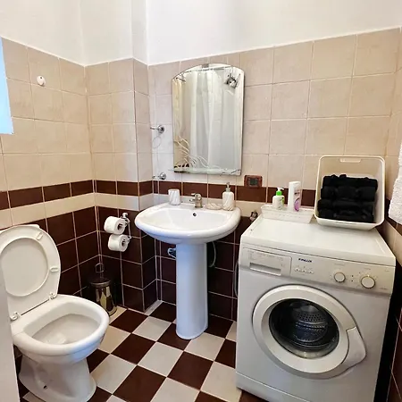 Ar Lägenhet Tirana